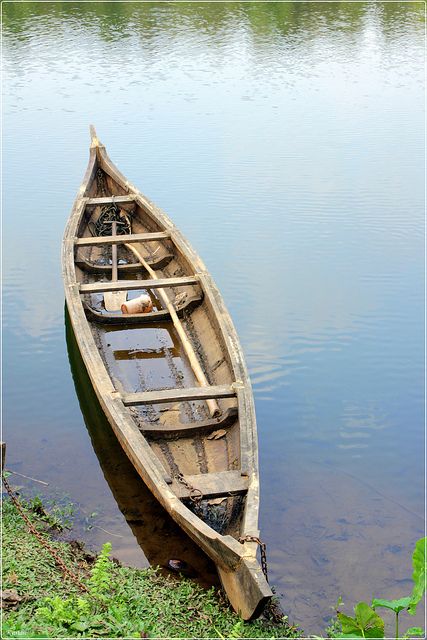 Traditional Kerala Boat Kerala Boat, Round Boat, Traditional Boats, Rowing Boat, Floating Deck, Wooden Boat Building, Diy Gifts For Boyfriend, Teaching Aids, Row Boat