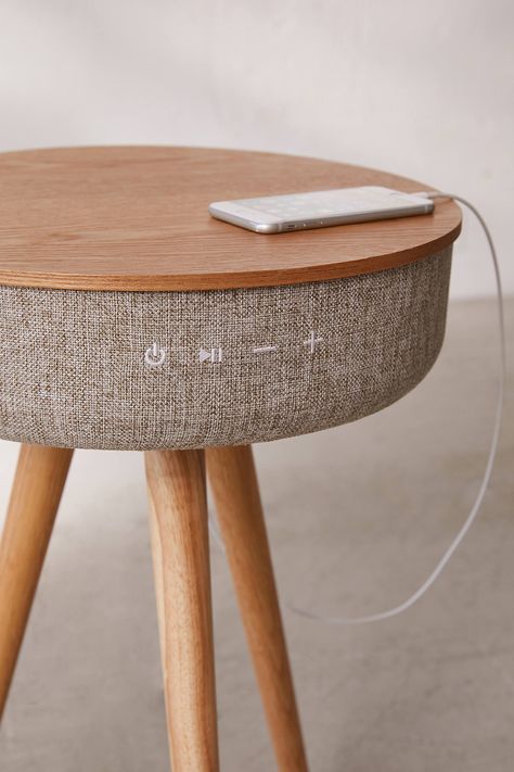 Wireless Speakers Diy, Speaker Table, Diy Bluetooth Speaker, Smart Table, Modern Tech, Speaker Design, Dark Interiors, Furniture Details, Bluetooth Speakers