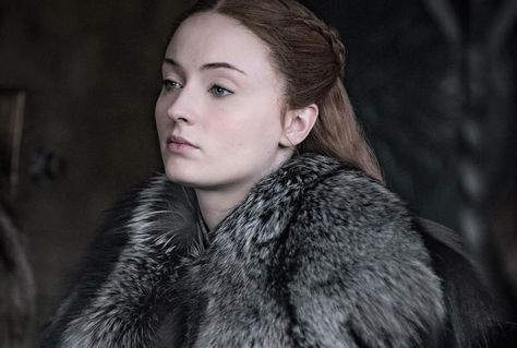 From Lyanna Mormont to Daenerys Targaryen, these are the strongest ladies in Westeros | Seen in happier, heavily armed days, the third Sand Snake is likewise offed in Season 7: the victim of the ki… Sansa Stark Wallpaper, Sansa Stark Icon, Sansa Stark Hair, Sansa Stark Icons, Stark Wallpaper, Daenerys Targaryen Icons, Game Of Thrones Sansa, Game Of Thrones Arya, Eddard Stark