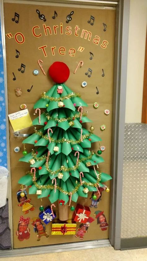 Over 40 DIY Christmas Door Decorations - A girl and a glue gun Christmas Teacher Door Decorations, School Board Christmas Decoration, Christmas Decor Bulletin Board, Christmas Class Decorations Ideas, Christmas Tree Classroom Decoration, Christmas Decorations In Classroom, Christmas Tree School Door, Christmas Door Ideas School, Christmas School Board Decorations