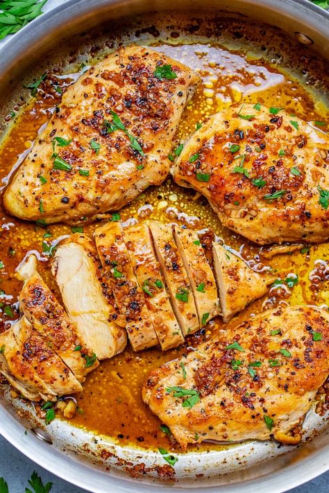 Juicy chicken cutlets are coated in a creamy sauce made with heavy cream, white wine, and Parmesan! A restaurant-quality dish! 🙌🏻🍗🥬 Stovetop Chicken, Chicken Skillet Recipes, Honey Mustard Chicken, Garlic Butter Chicken, Mustard Chicken, Recipes For Two, Dinner Recipes Easy Quick, Favorite Chicken, Healthy Dinner Recipes Chicken