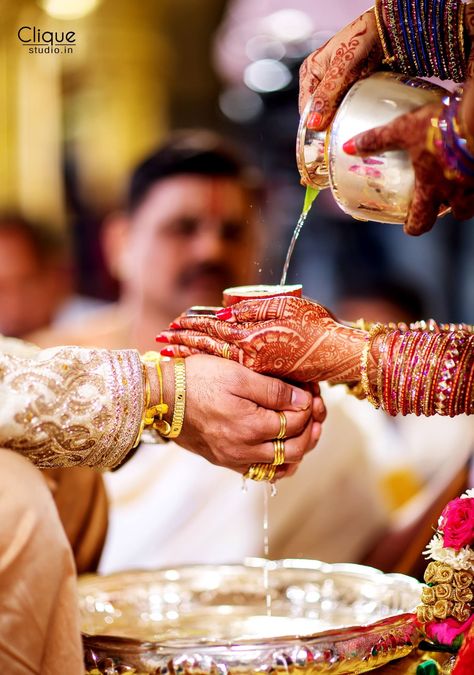 #bride #bridalportrait #beautifulbride  #indianbride #indianweddings #cliquestudio #candidphotography #candidshot #brideandgrrom  #teluguwedding #telugubride #kanyadaanama #teluguweddingrituals Photo Ideas For Wedding Day, Indian Wedding Traditions, Bride Fashion Photography, भारतीय दुल्हन संबंधी, Indian Wedding Pictures, Indian Wedding Poses, Marriage Photography, Indian Wedding Photography Couples, Bridal Photography Poses