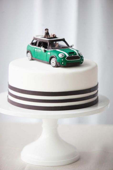 Celestial Wedding Cake, Mini Cooper Cake, Green Mini Cooper, Lamborghini Cake, Dessert Inspiration, Cars Birthday Cake, Cooper Car, Mini Cakes Birthday, Celestial Wedding