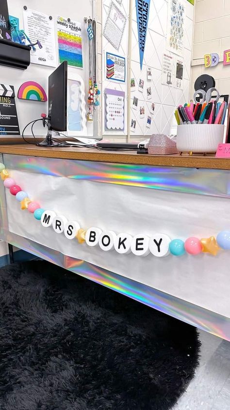 Cute Elementary Classroom Themes, Teacher Classroom Ideas Preschool, First Grade Classroom Set Up Layout Organization Ideas, Kawaii Classroom Theme, Eras Classroom Decor, Pre K Teacher Classroom Ideas, Functional Classroom Decor, Year Round Classroom Door Ideas, Sped Classroom Decor Special Education