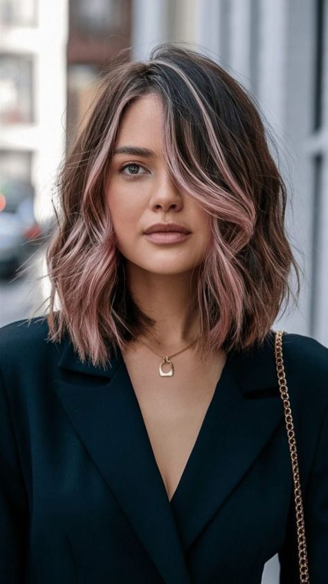 2024 Hair Trends, Honey Highlights, Fall Hair Color Trends, Blond Balayage, Short Shag Hairstyles, Fall Hair Cuts, Fall Hair Trends, Bouncy Curls, Fall Hair Color