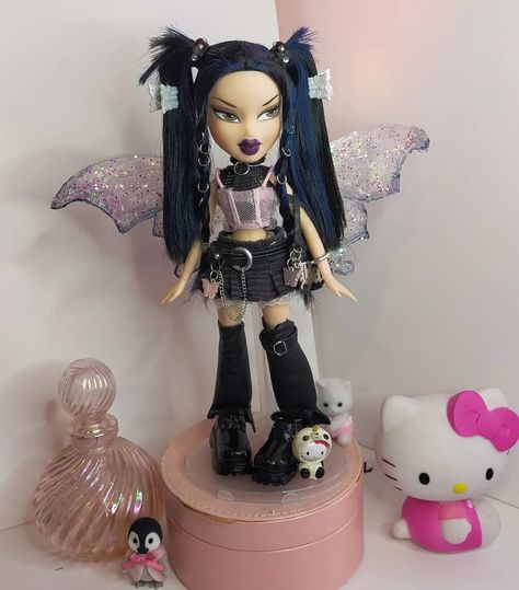 Bratz doll Bratz Restyle, Bratz Collections, Bratz Repaint, Bratz Pretty N Punk, Bratz Core, Jade Bratz, Dolls Aesthetic, Bratz Aesthetic, Wish You Happy Birthday