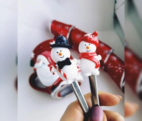 Handmade Christmas gifts Clay Spoon, Xmas Mugs, Clay Spoons, Polymer Clay Decor, Fimo Diy, Clay Gifts, Polymer Clay Tutorials, Creating Yourself, Clay Decor