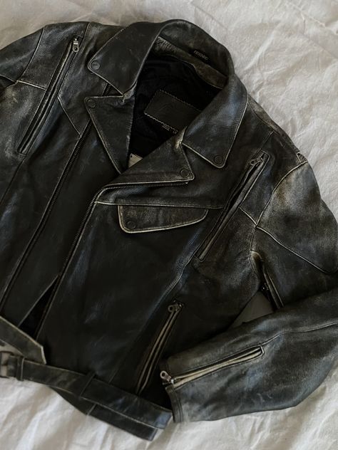 Aged Leather Jacket, 90s Fashion Leather Jacket, Gia Aesthetic, Comic Bucky, Boxy Leather Jacket, Jake Scott, Old Leather Jacket, Leather Jacket Photoshoot, Worn Leather Jacket