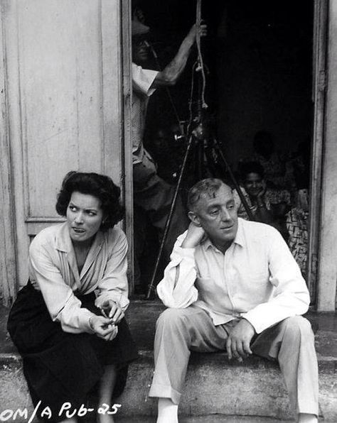 Maureen O'Hara. Alec Guinness. On the set of 'Our Man in Havana'. Yvonne Decarlo, Our Man In Havana, Maureen O Hara, Alec Guinness, Maureen O'hara, Dr Zhivago, Lawrence Of Arabia, Graham Greene, Star Wars 1977