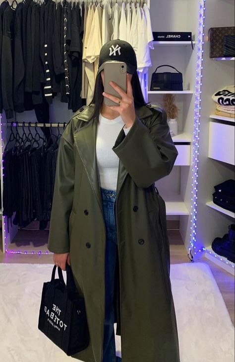 Outfit Botas, Jacket Outfit Women, Trench Coat Outfit, Classy Winter Outfits, Winter Fashion Outfits Casual, Chic Fall Outfits, Modest Dresses Casual, Classy Work Outfits, Easy Trendy Outfits