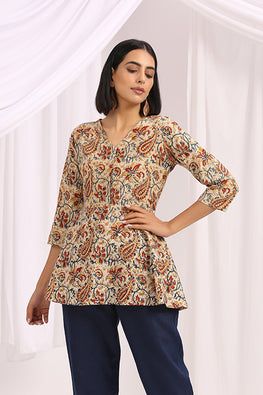 Kalamkari Kurta Designs, Kalamkari Tops, Long Cotton Dresses, Cotton Kurtis Online, Kalamkari Kurta, Short Kurti Designs, Cotton Dresses For Women, Cotton Short Tops, Kalamkari Dresses