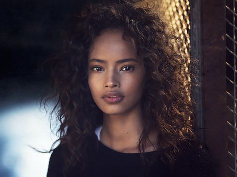 Malaika Firth, Bridget Satterlee, Dyed Curly Hair, Model Behavior, Biracial Hair, Emily Rudd, Robert Sheehan, Exotic Women, Model Aesthetic