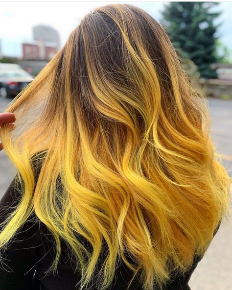 Pulp Riot Hair Color в Instagram: «@hannah.crafted is the artist... Pulp Riot is the paint.» Grey Balayage, Butter Blonde, Blonde Ombre Hair, Yellow Hair Color, Pulp Riot Hair Color, Ombre Blond, Violet Hair, Hot Hair Colors, Balayage Blonde