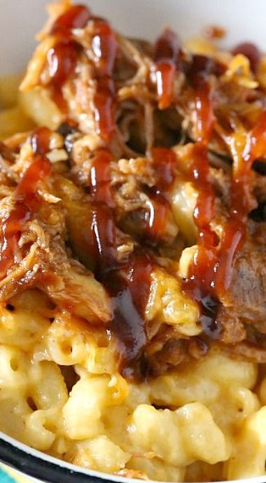 Pulled Pork Mac and Cheese (Piggy Mac) Pulled Pork Mac And Cheese, Pork Mac And Cheese, Pulled Pork Leftovers, Bbq Beef, Pulled Pork Recipes, Macaroni Cheese, Pork Dishes, Bbq Sauce, Cheese Recipes