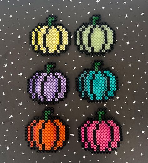 Minecraft Pumpkin Perler Beads, Cute Pearled Bead Ideas, Halloween Perler Bead Coasters, Scarecrow Perler Beads, Perla Bead Idea, Halloween Perler Bead Patterns Pumpkins, Bone Perler Beads, Perler Bead Patterns Coraline, Tiny Fuse Bead Patterns