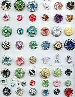 Button Inspiration, Vintage Buttons Antiques, Buttons Collection, Vintage Buttons Crafts, Button Art Projects, Button Collecting, Red Magic, Cool Buttons, Sewing Buttons