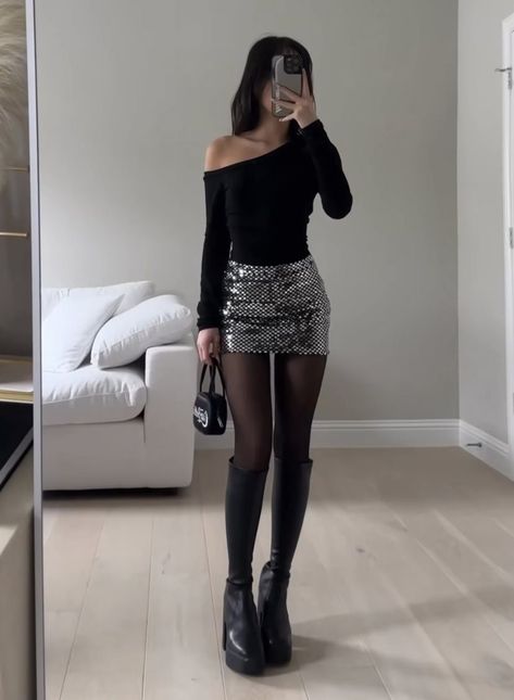 Elegantes Party Outfit, Sequin Skirt Outfit, Night Out Outfit Clubwear, Silver Sequin Skirt, New Year’s Eve Outfit, Party Outfits Night, Outfits New Year, Nye Outfits, Maggie Lindemann