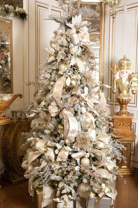 Shop our wonderful, custom Natural Elegance themed Christmas tree bundle! Bundle and save at Texas’ #1 Christmas store! #christmasideas #xmas #xmasdesign Glamorous Christmas Tree, Christmas Queen, Glam Christmas Tree, Glamorous Christmas, White Christmas Tree Ideas, Gold Christmas Tree Decorations, Flocked Christmas Trees Decorated, Christmas Tree Decorating Themes, Golden Christmas