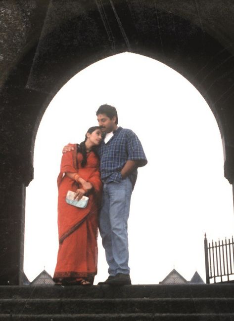 Mani Ratnam Frames, Bombay Movie Images, Maniratnam Movie Frames, Tamil Movie Aesthetic, Bombay Movie, Tamil Aesthetic, The Knot Wedding Website, Harris Jayaraj, Free Wedding Website