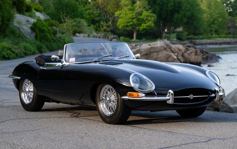 1966 Jaguar E-Type Series I 4.2-Litre Roadster Jaguar Roadster, London Beach, Jaguar Xke, Sporting Legends, Jaguar Daimler, Jaguar F Type, Jaguar Car, Jaguar E, Jaguar E Type