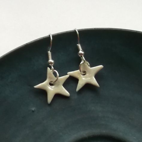 Star Dangle Earrings - handmade in porcelain with pearl glaze £12.95 a pair #jewellery #earrings #stars #star #dangleearrings Idea Product, Birthday Gift For Sister, Star Dangle Earrings, Gorgeous Birthday, Cute Gifts For Friends, 30th Birthday Gift, Handmade Porcelain, Ceramic Earring, Porcelain Jewelry