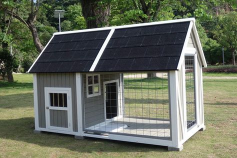 Dog Homes Outdoor, Chicken Coop Building Plans, Outdoor Dog Area, Walk In Chicken Coop, Wooden Dog Kennels, Dog Kennel Cover, Wooden Dog House, Kennel Cover, Outdoor Dog House