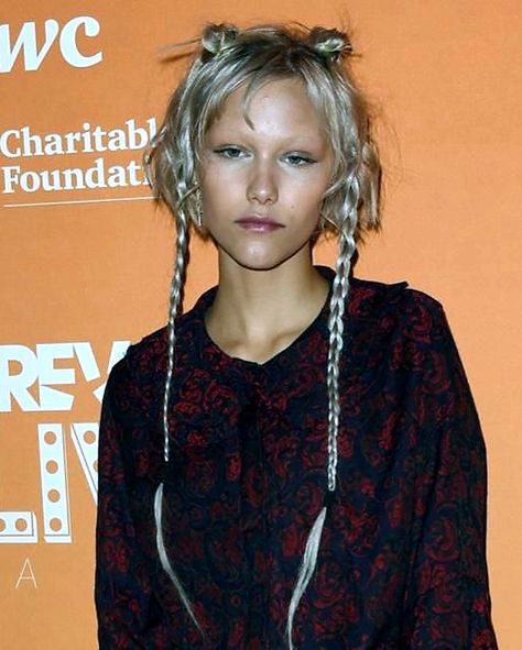 Grace Vanderwaal, High Quality Photos, Punk Hair, Hair Reference, Long Braids, Hair Inspo Color, Dream Hair, Color Hair, Curly Hairstyles