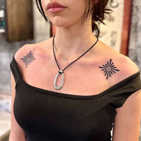 symmetrical ornamental tattoo Vintage Neck Tattoo, Symmetrical Tattoo Chest, Traditional Clavicle Tattoo, Symmetric Collarbone Tattoo, Symmetrical Tattoo Placement, Trad Tattoos Women, Symmetrical Body Tattoos, Long Ornamental Tattoo, Cool Collarbone Tattoos