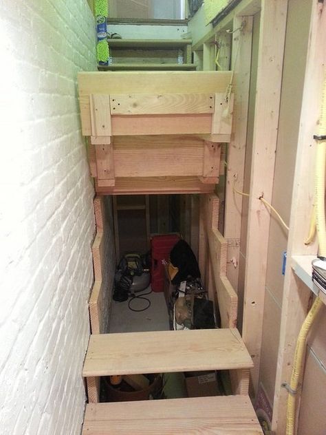 Creating a new workshop (and beer cellar!) in the unlikeliest place (pt. 1) – Our Old Rowhouse Diy Entrance, Stairs Remodel, Basement Stairs Remodel, Basement Stairs Ideas, Leclair Decor, Cozy Christmas Living Room, Basement Carpet, Building Stairs, Stair Remodel