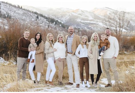 Family Photo Cream, Neutral Family Of 4 Picture Outfits, Extended Family Pictures Neutrals, Brown And Cream Family Photos, Neutral Colors For Family Pictures Fall, White And Cream Family Photo Outfits, Wardrobe Ideas For Fall Family Pictures, Cream Family Picture Outfits Winter, Denim White Tan Family Pictures