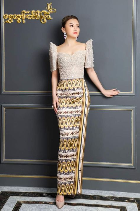 Modern Filipiniana Gown, Batik Muslim, Myanmar Outfit, Modern Filipiniana Dress, Batik Dress Modern, Myanmar Fashion, Filipino Fashion, Batik Kombinasi, Grad Outfits