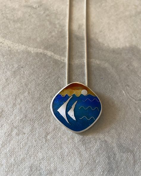 Cloisonné/Champleve pendant using scrap silver for the image which could be fish or sailboats. Let your imagination decide. 🐠⛵️#www.lindalewisjewelry.com