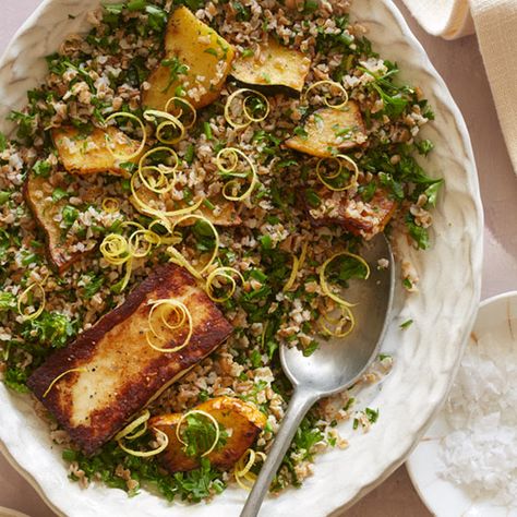 ROASTED ACORN SQUASH AND CRANBERRY TABOULI Non Dairy Dinner, Low Carb Vegetarian Diet, Tagine Cooking, Roasted Acorn Squash, Spoon Fork Bacon, Seasonal Eating, Eat Seasonal, Low Carb Vegetarian, Meatless Mondays