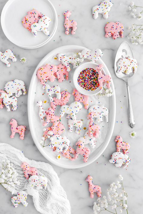 Better Than Store-Bought Frosted Animal Crackers! Sweet, crunchy, full of vanilla flavor, and oh-so easy to make. They are the perfect treat to make to enjoy as a nostalgic weekend treat or for some back-to-school baking! Homemade Frosted Animal Crackers, Vegan Animal Crackers, Frosted Animal Cookie Recipes, Iced Animal Crackers, Animal Crackers Recipe, Animal Cookies Recipe, School Baking, Frosted Animal Crackers, Healthier Baking