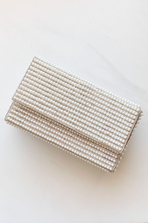 Pearl Clutch Purse, Banquet Outfits, Prom Clutch Bag, Clutch Bag Outfit, Venice Elopement, Pearl Bags, Bride Clutch, Going To The Chapel, Prom Planning