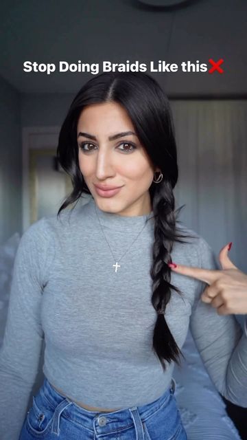 My World of Dresses on Instagram: "Easy Braid Hairstyle😍. .📷@mariaaiellohair . . . #braids #easyhairstyles #hair #winterhair #hairtutorial" Side Braid For Medium Length Hair, Braids With Layered Hair, Easy Side Braids For Medium Hair, How To Braid Layered Hair, Easy Side Braids For Long Hair, Long Side Braid, Side Braids Hairstyles, Easy Braid Hairstyle, Hairstyle Daily