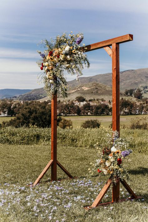 Wooden Wedding Arches, Wedding Arch Rustic, Field Wedding, Wooden Arch, Wedding Arbour, Rustic Wedding Diy, Romantic Flowers, Rustic Boho, Western Wedding