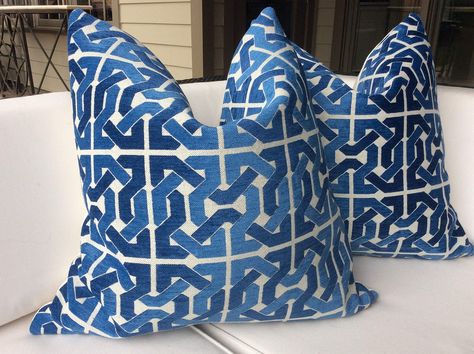 Chinoiserie Pillow, Blue And White Pillows, David Hicks, White Cushion Covers, Chinoiserie Decorating, White Pillow Covers, Chinoiserie Style, White Pillow, Living Room Pillows