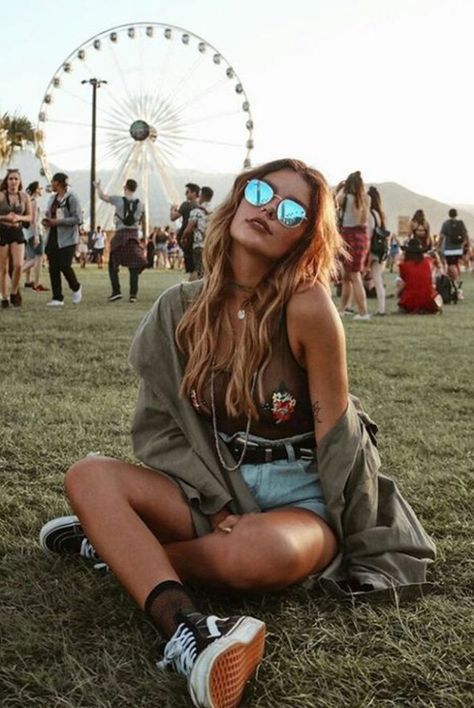 38 ideias de looks Lollapalooza 2019 Brasil para inspirar ♥ Mode Coachella, Summer Music Festival Outfits, Look Da Festival, Music Festival Photography, Girly Heels, Lollapalooza Outfit, Jewelry Nails, Coachella Vibes, Festival Outfit Inspiration