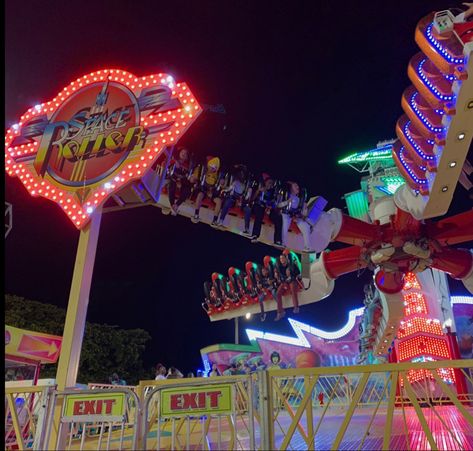 #aesthetic #icon #resist #tiktok #holiday #trendy #photography Amusement Park Icon, Aesthetic Amusement Park, Theme Park Aesthetic, Park Aesthetic, Trendy Photography, Aesthetic Icon, Emu, Amusement Park, Theme Park