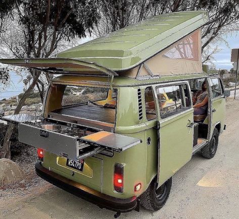 Combi Vw T2, Combi Hippie, Cabin Curtains, Loft Cabin, Cabin Decorating, Cabin Rugs, Kombi Motorhome, T3 Vw, Minivan Camping