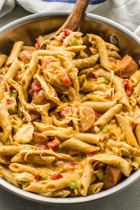 Easy Cajun Chicken, Cajun Chicken Pasta Recipe, Creamy Cajun Pasta, Cajun Chicken Pasta Recipes, Easy Cajun, Cajun Pasta, Cajun Chicken Pasta, Cooking Chicken To Shred, Cajun Chicken