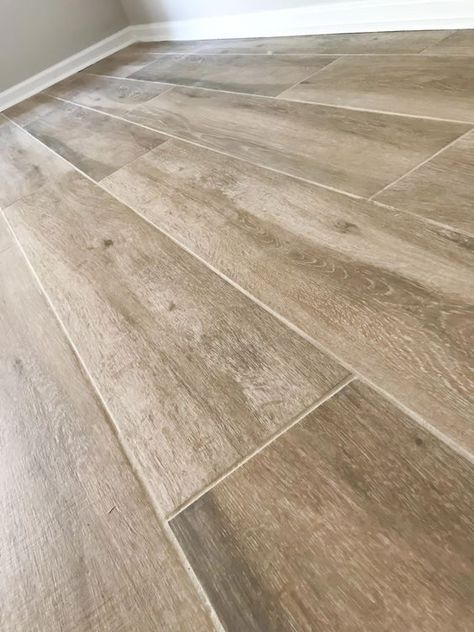 Wood Flooring Ideas, Plank Tile Flooring, Tile Floor Diy, Wood Plank Tile, Vinyl Wood Flooring, Coastal Condo, Wood Plank Flooring, Natural Wood Flooring, Wood Interior Design