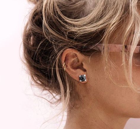 Ear Piercings Flat, Nose Ring Sizes, Sterling Silver Nose Rings, Ear Lobe Piercings, White Diamond Earrings, Fake Nose Rings, Silver Nose Ring, Style Sunglasses, Gauged Earrings