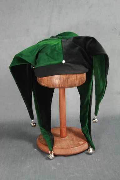 Jester Hat - Black / Green – Tall Toad Jester Outfit, Elizabethan Fashion, Circus Outfits, Clown Hat, The Jester, Jester Hat, Circus Costume, Hat Patterns To Sew, Clown Costume