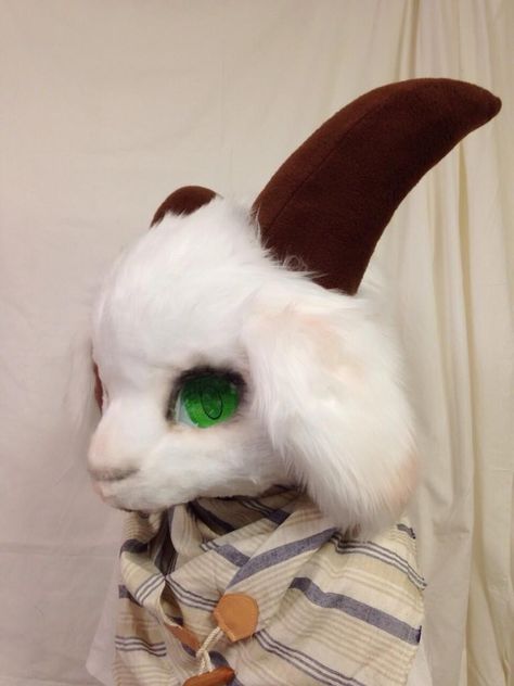 A goat head made by Radywolf. This would be perfect if there weren't those annoying HORNS! Goat Fursona Art, Fursuits For Sale, Fursuit Makers, Fursuit Ideas, Kemono Fursuit, Fursuit Tutorial, Goat Head, Fursuit Head, Suit Ideas