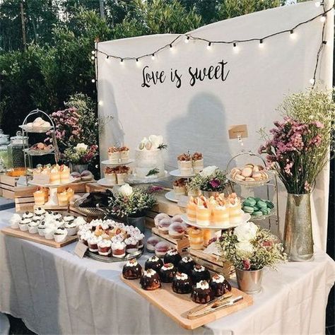 Wedding Cake Buffet, Wedding Dessert Bar Ideas, Dessert Bar Ideas, Wedding Dessert Table Decor, Wedding Dessert Bar, Vintage Pasta, Dessert Display Wedding, Deco Buffet, Dessert Bar Wedding