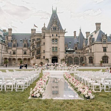 Royal Wedding Venue, Biltmore Estate Wedding, Royal Wedding Themes, Wedding Cermony, Biltmore Wedding, Castle Wedding Venue, Dream Wedding Decorations, Dream Wedding Venues, Wedding Money