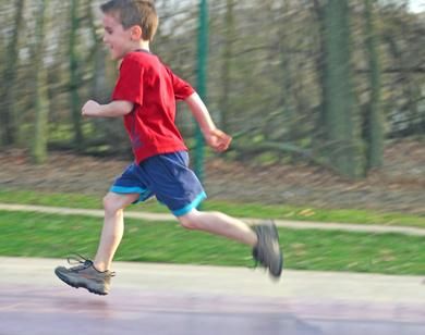 Running games for kids. I totally forgot about blob tag Running Games For Kids, Indoor Pe, Relay Games For Kids, Preschool Gym, Running Games, Field Day Games, Group Games For Kids, Pe Activities, Pe Ideas