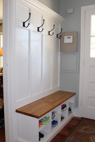 Entryway Laundry, Vstupná Hala, Ideas Entryway, Diy Storage Bench, Diy Regal, Entryway Shoe Storage, Mud Room Storage, Mudroom Design, Diy Entryway